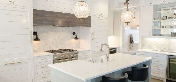 Discover the magic of white and gold kitchen ideas
