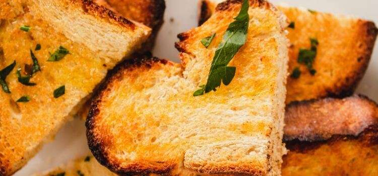 How to make crispy toast in the oven