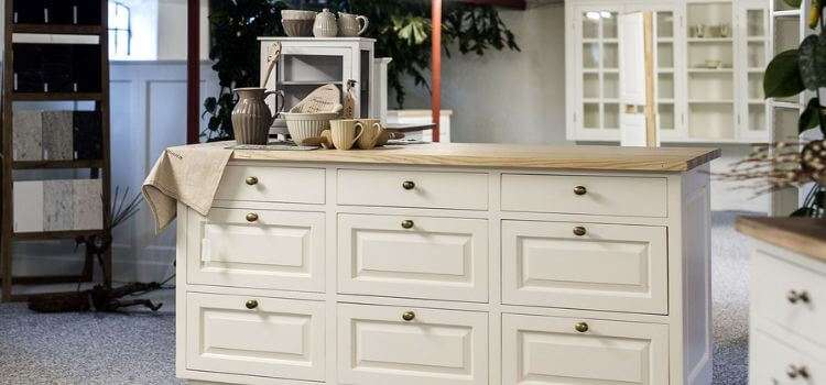Best Time to Buy Kitchen Cabinets