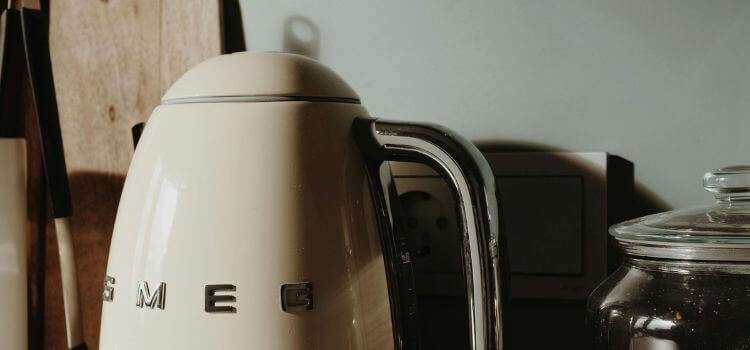 Mastering the Art of Brewing Coffee with an Electric Kettle
